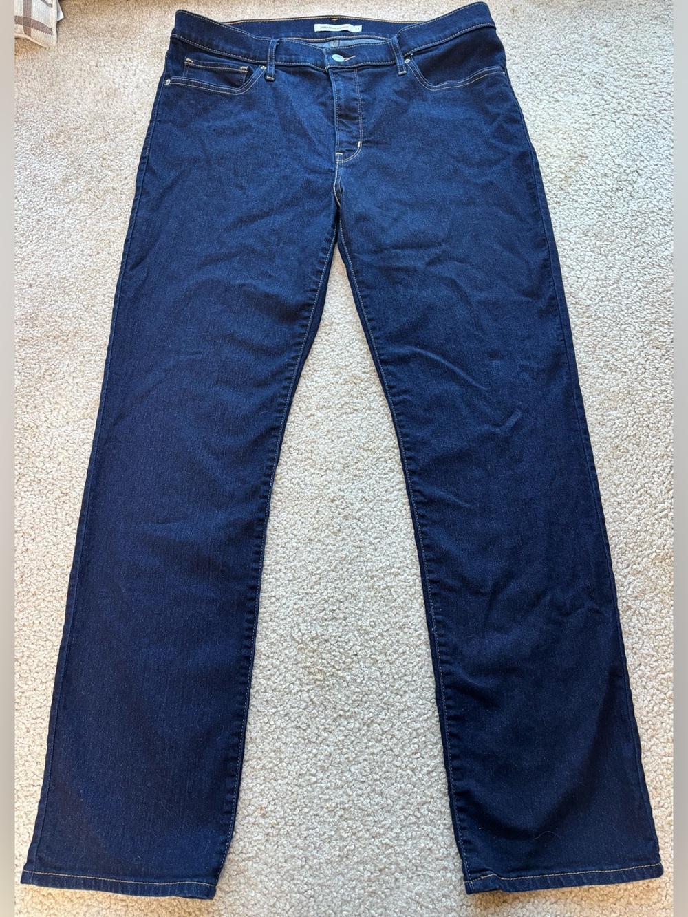 Levi's 314 Shaping Straight Women’s Jeans | Dark Wash | Size 33 (W33, L32)